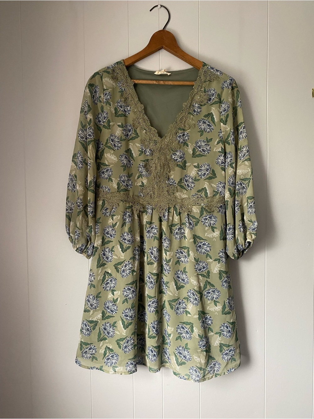 entro Sage Green Floral Lace-Trim V-Neck Dress